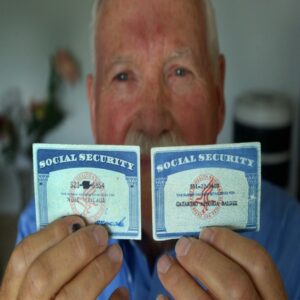 SOCIAL SECURITY CARD